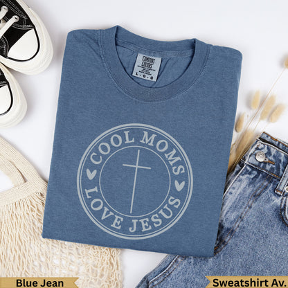 Blue Jean Comfort Colors t-shirt with "Cool Moms Love Jesus" circular graphic.