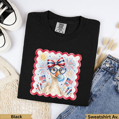 Black t-shirt with a cartoon duck wearing glasses and heart-shaped glasses.