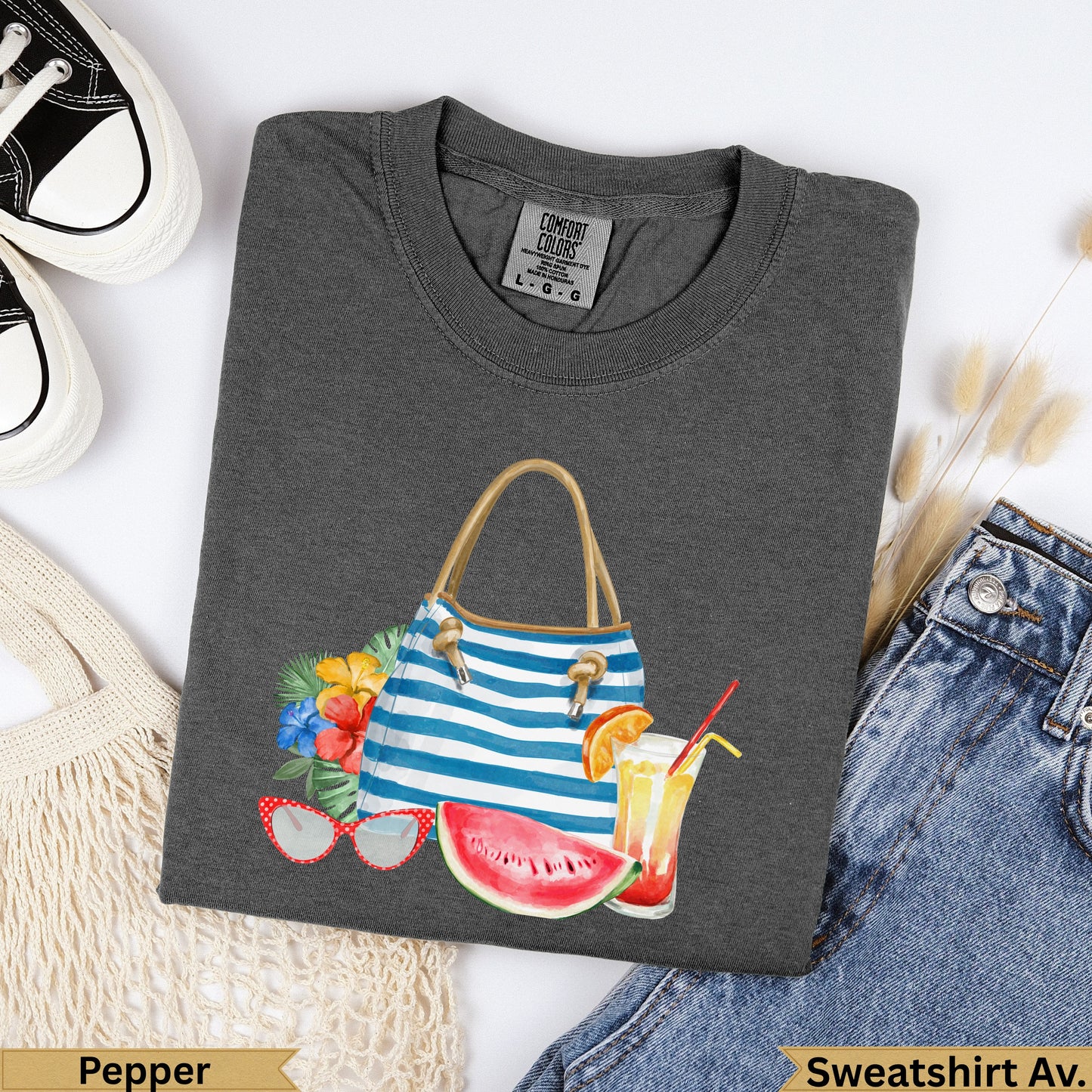 Dark gray Comfort Colors t-shirt with beach bag graphic.